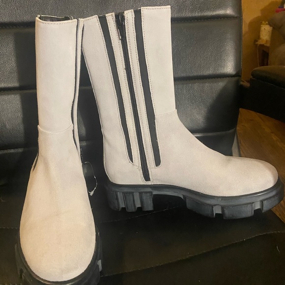 Free People Brooks Lug Sole Chelsea Boot in White Women's Size 36 NWOT - Picture 7 of 8